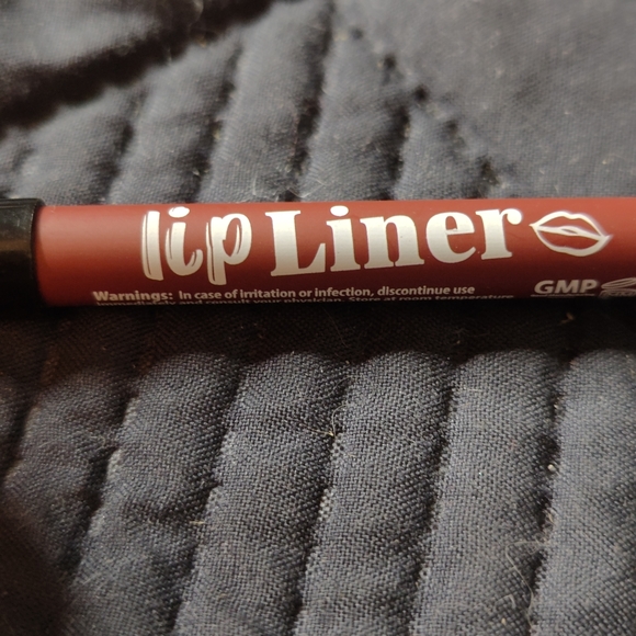 Farmasi make up combo - Picture 11 of 13